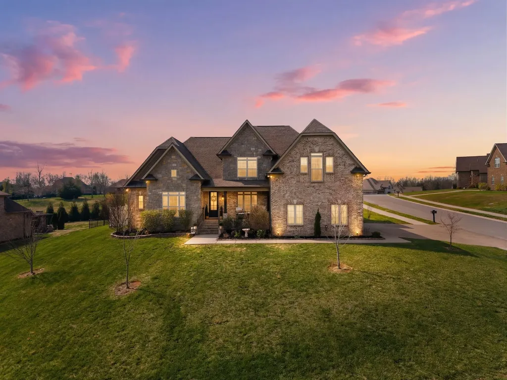 2726 Cherrydale Drive Lebanon TN 37087