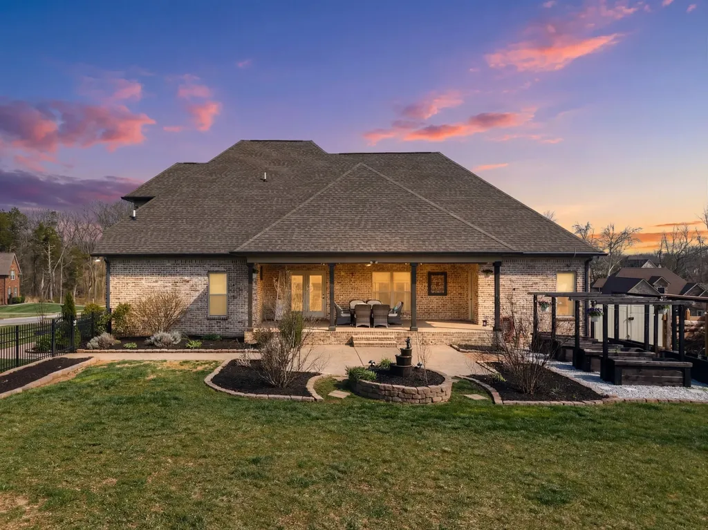 2726 Cherrydale Drive Lebanon TN 37087