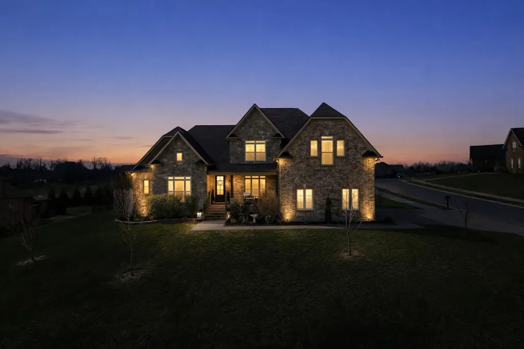 2726 Cherrydale Drive Lebanon TN 37087