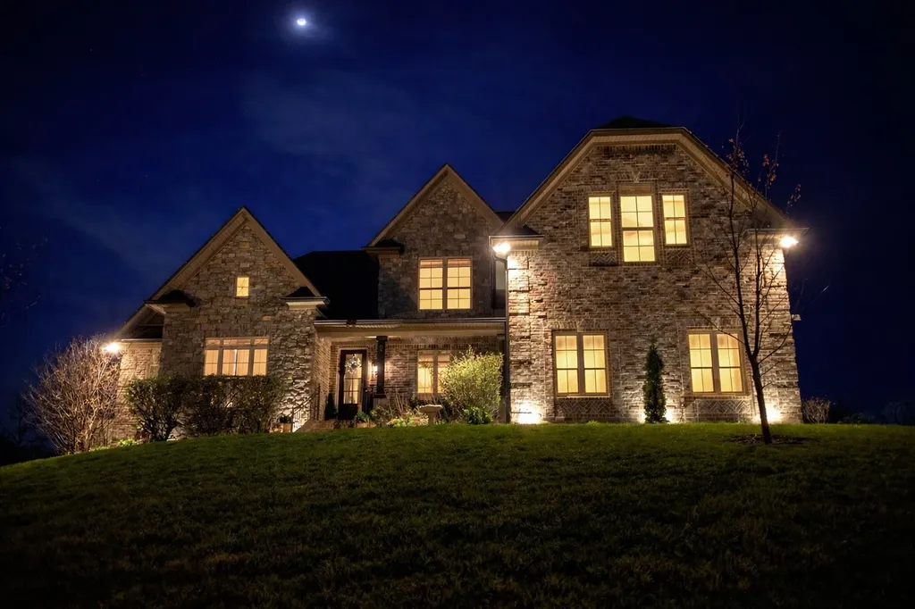 2726 Cherrydale Drive Lebanon TN 37087