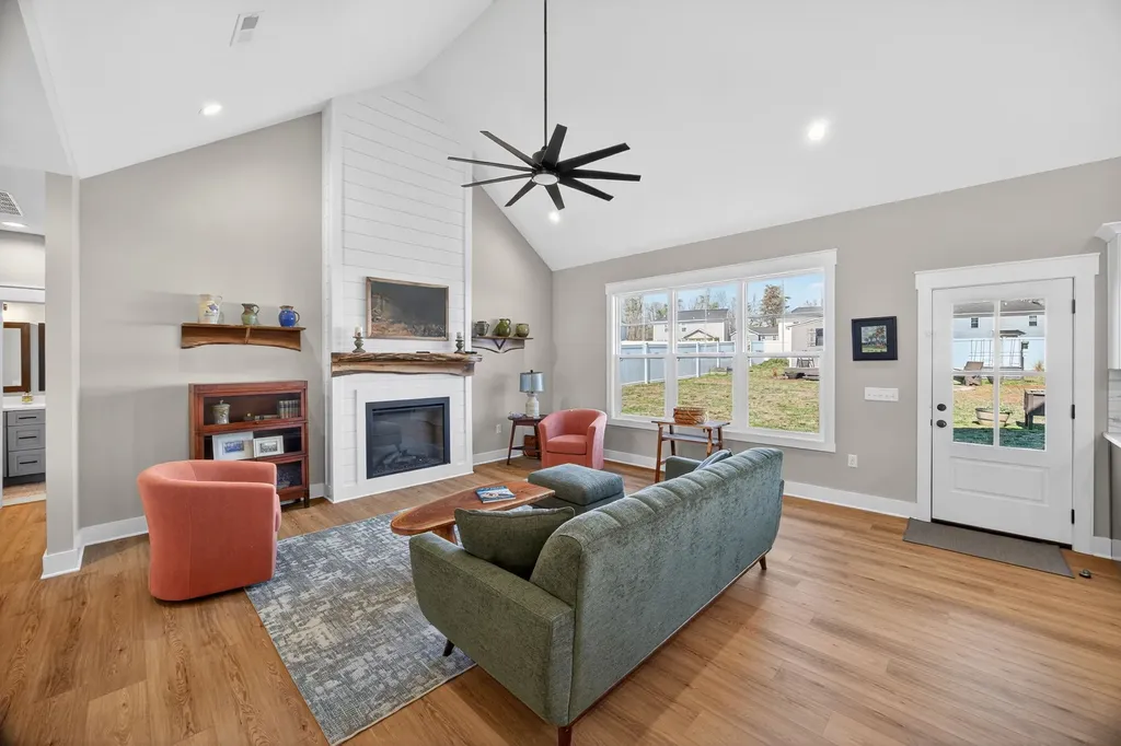 2394 Mountain Reserve Cookeville TN 38506