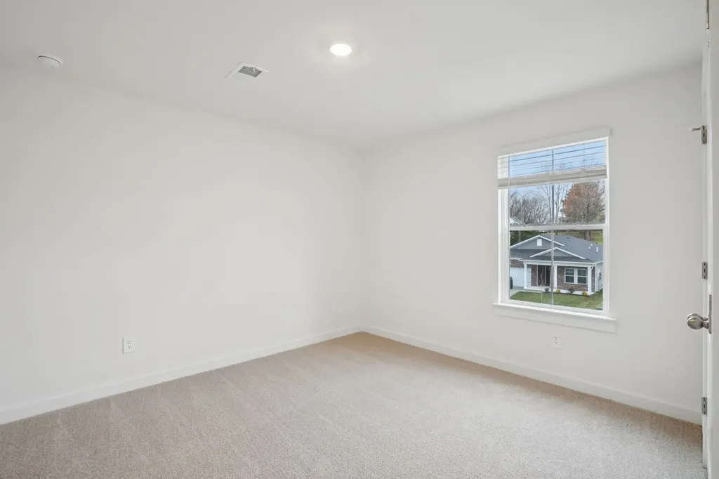 830 Bird Bluff Clarksville TN 37043