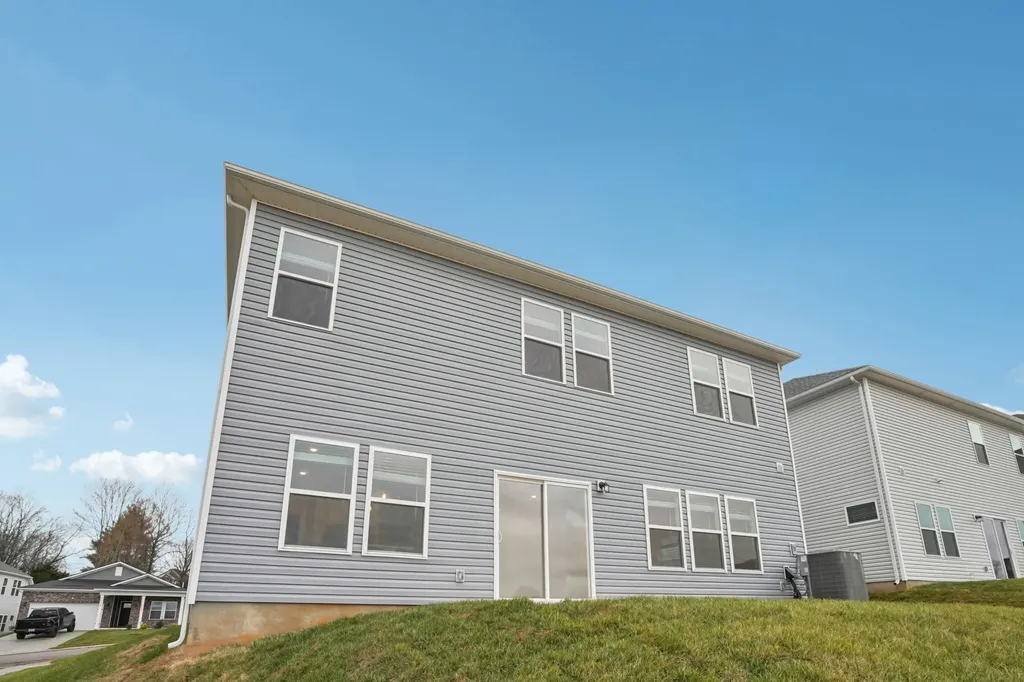 830 Bird Bluff Clarksville TN 37043