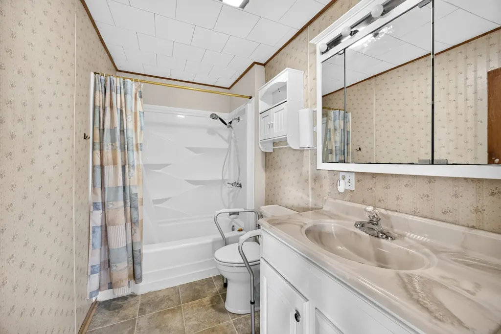 314 Smyrna Road Byrdstown TN 38549