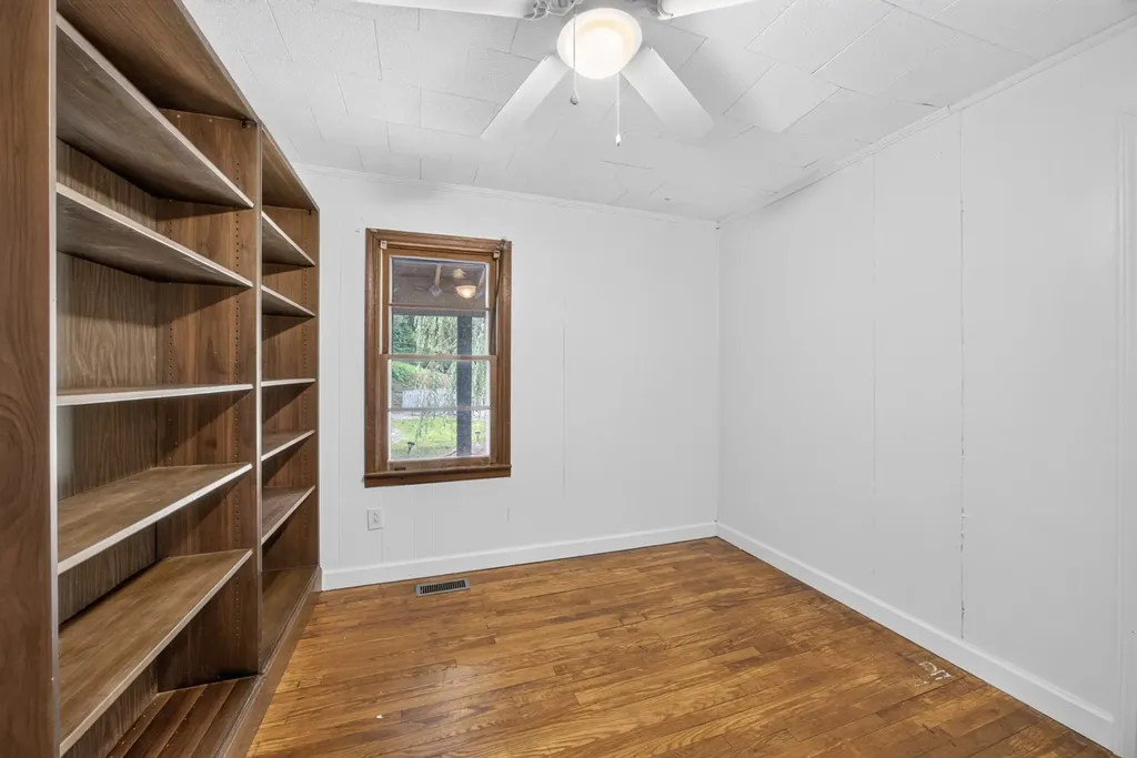 314 Smyrna Road Byrdstown TN 38549