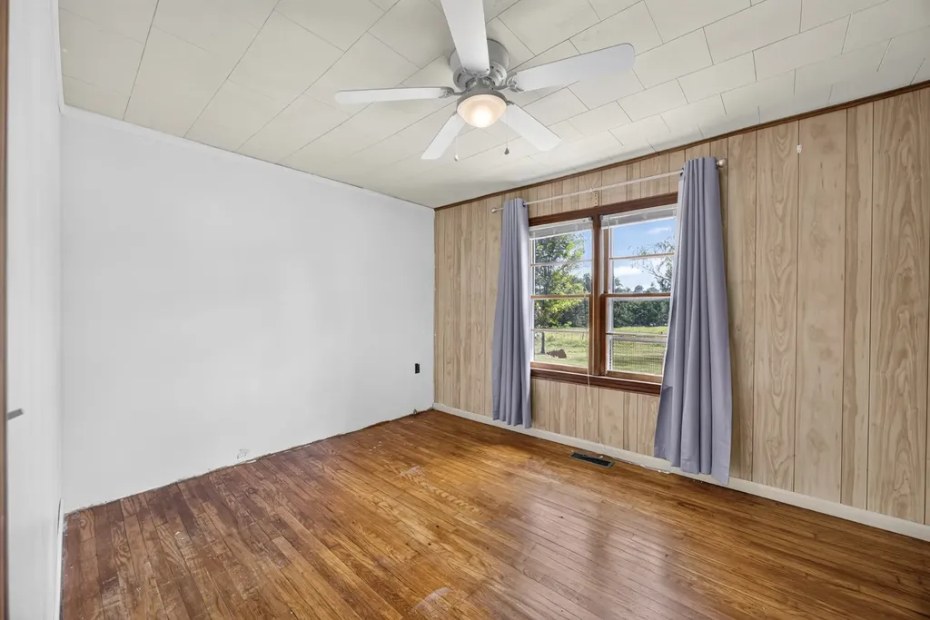 314 Smyrna Road Byrdstown TN 38549