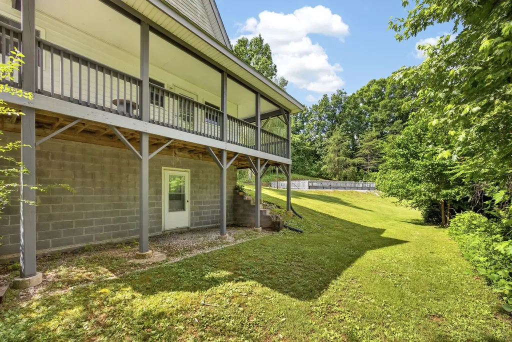 314 Smyrna Road Byrdstown TN 38549