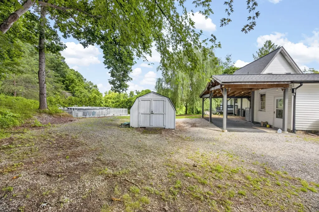 314 Smyrna Road Byrdstown TN 38549