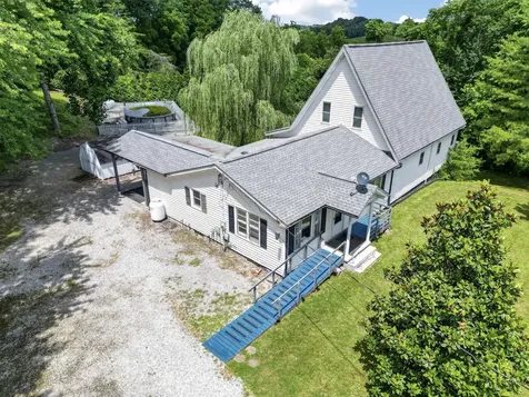 314 Smyrna Road Byrdstown TN 38549