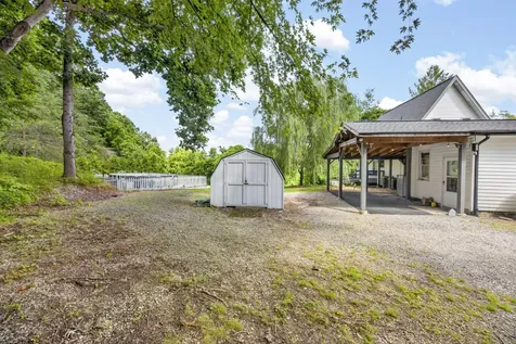 314 Smyrna Road Byrdstown TN 38549