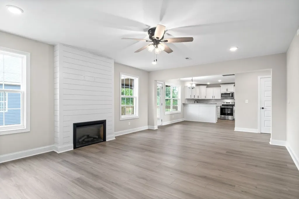 95 Sycamore Hill Clarksville TN 37042