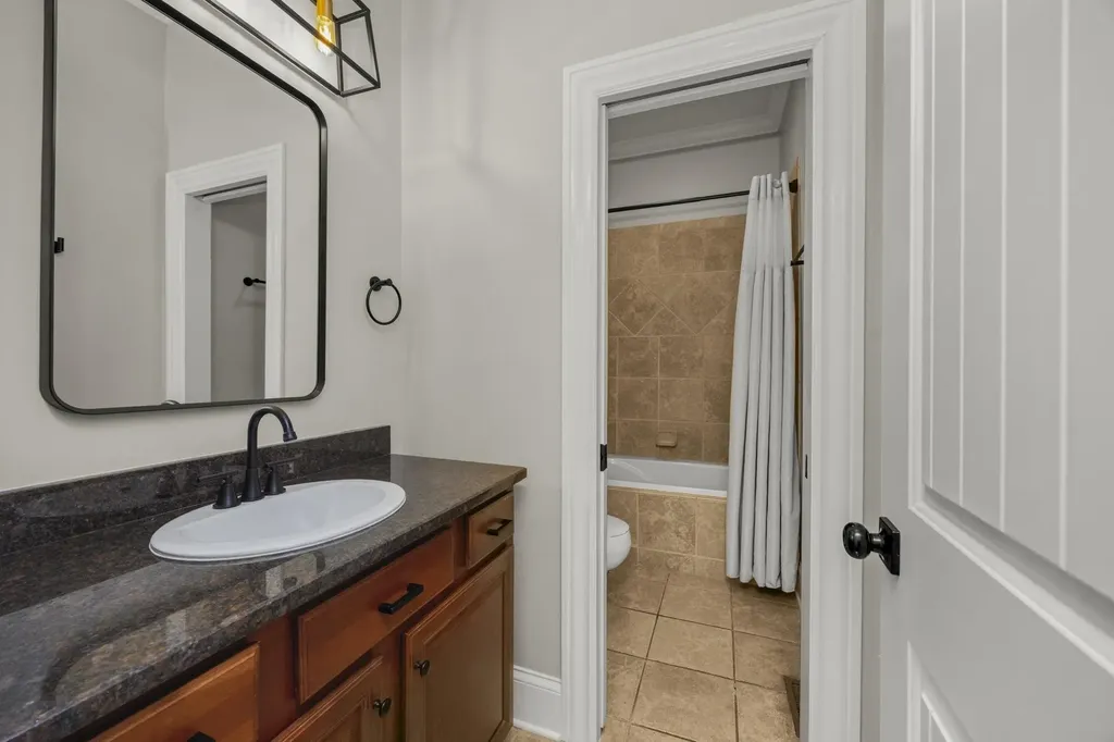 5904 Old Harding Pike Nashville TN 37205