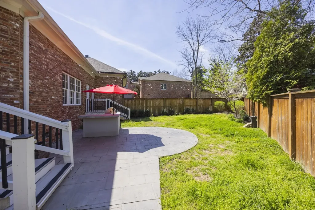 5904 Old Harding Pike Nashville TN 37205