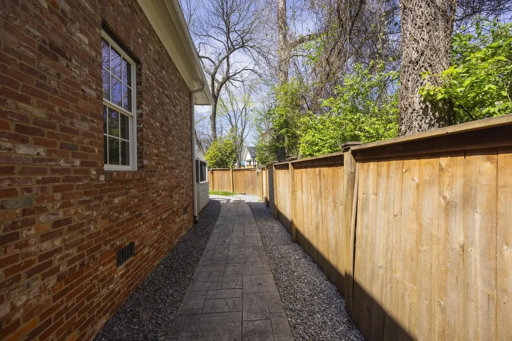 5904 Old Harding Pike Nashville TN 37205