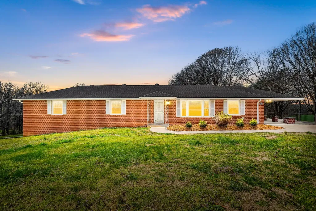 1718 Seven Mile Ferry Road Clarksville TN 37040