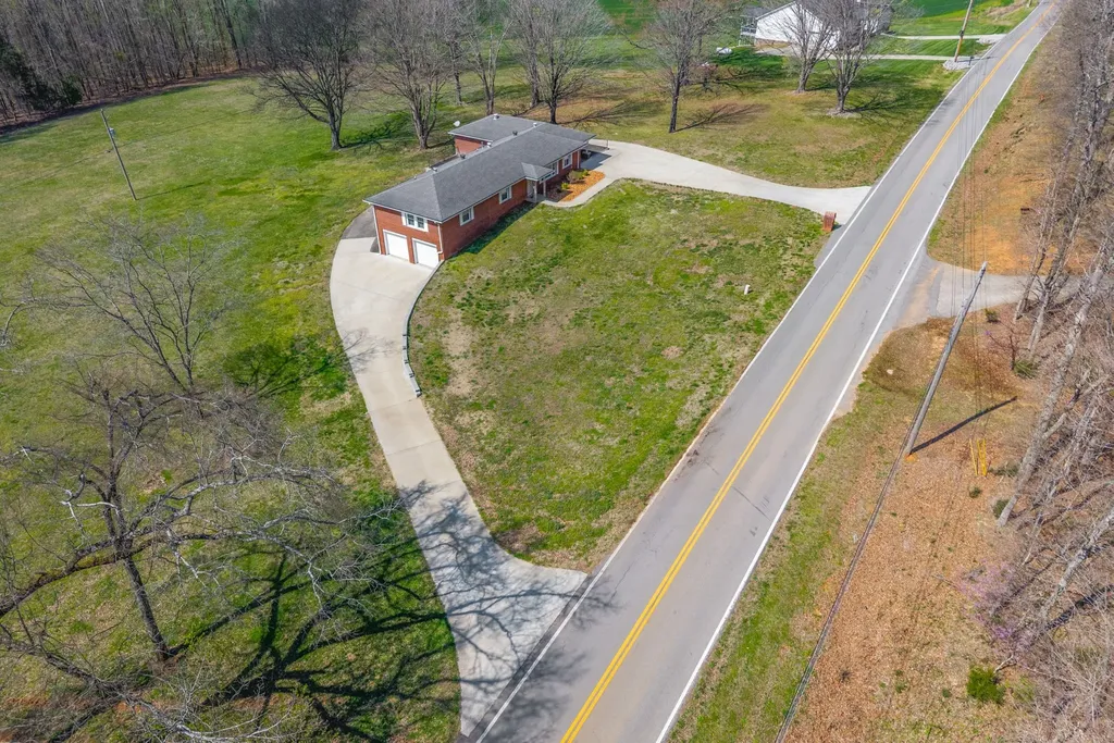 1718 Seven Mile Ferry Road Clarksville TN 37040