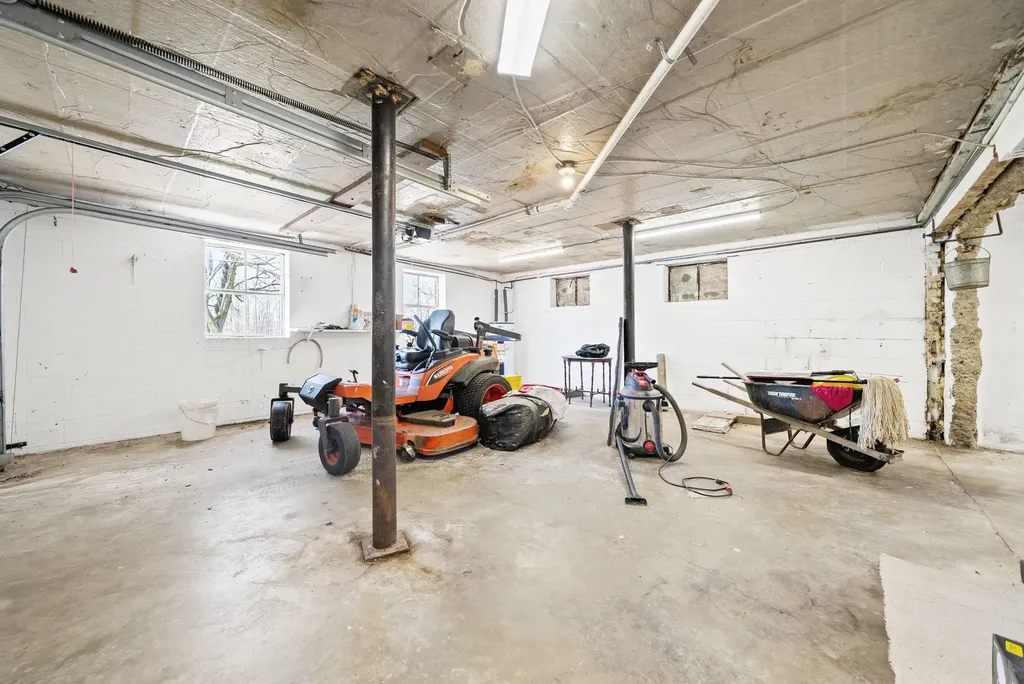1718 Seven Mile Ferry Road Clarksville TN 37040