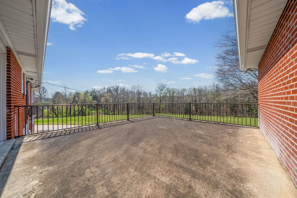 1718 Seven Mile Ferry Road Clarksville TN 37040