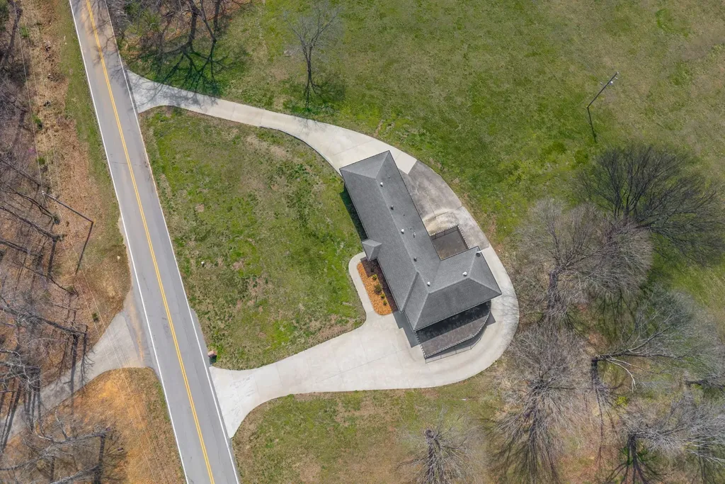 1718 Seven Mile Ferry Road Clarksville TN 37040