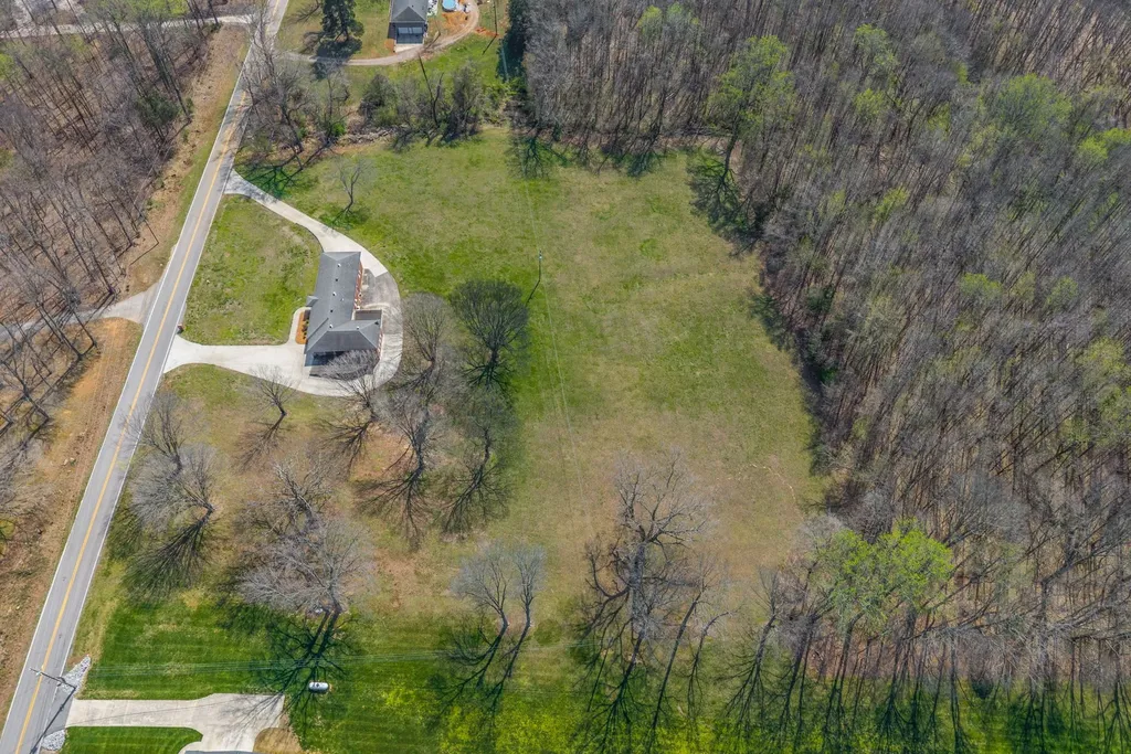 1718 Seven Mile Ferry Road Clarksville TN 37040