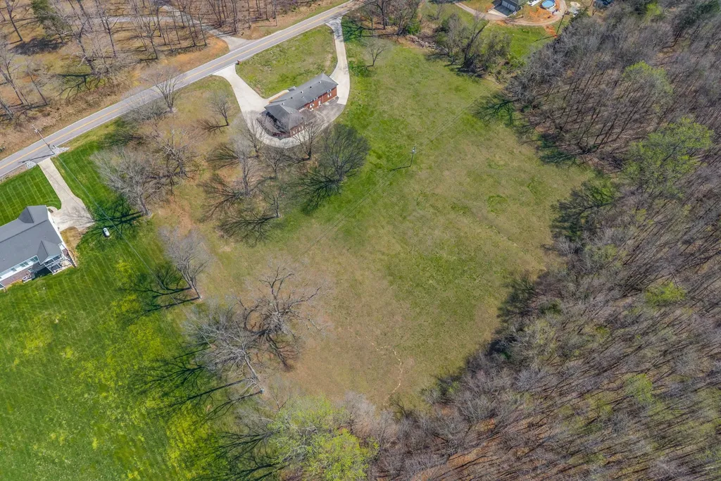 1718 Seven Mile Ferry Road Clarksville TN 37040