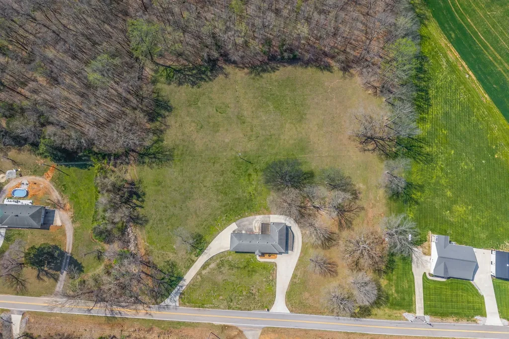 1718 Seven Mile Ferry Road Clarksville TN 37040