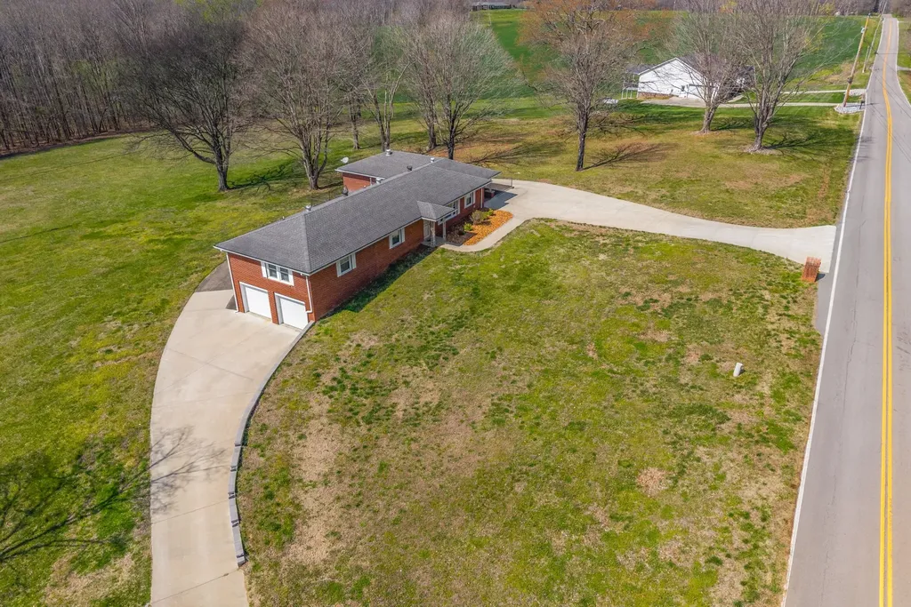 1718 Seven Mile Ferry Road Clarksville TN 37040