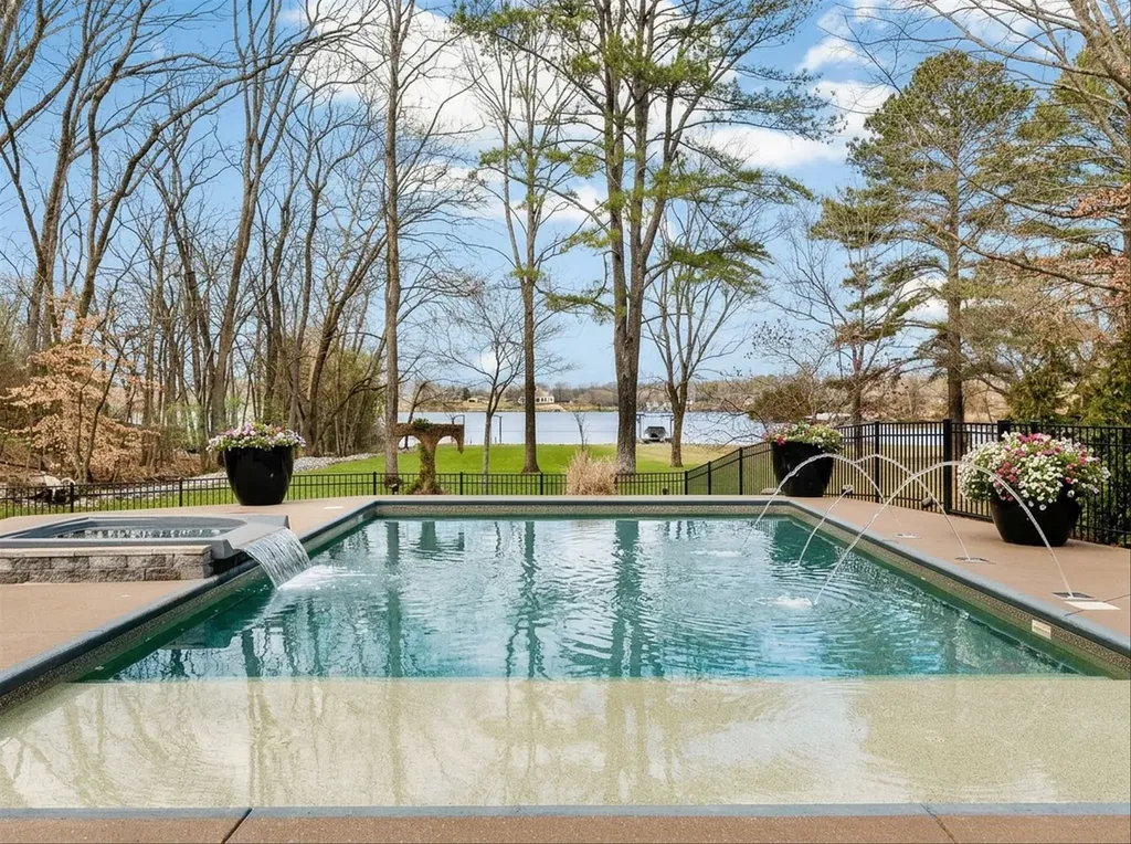 3863 Saundersville Ferry Road Mount Juliet TN 37122