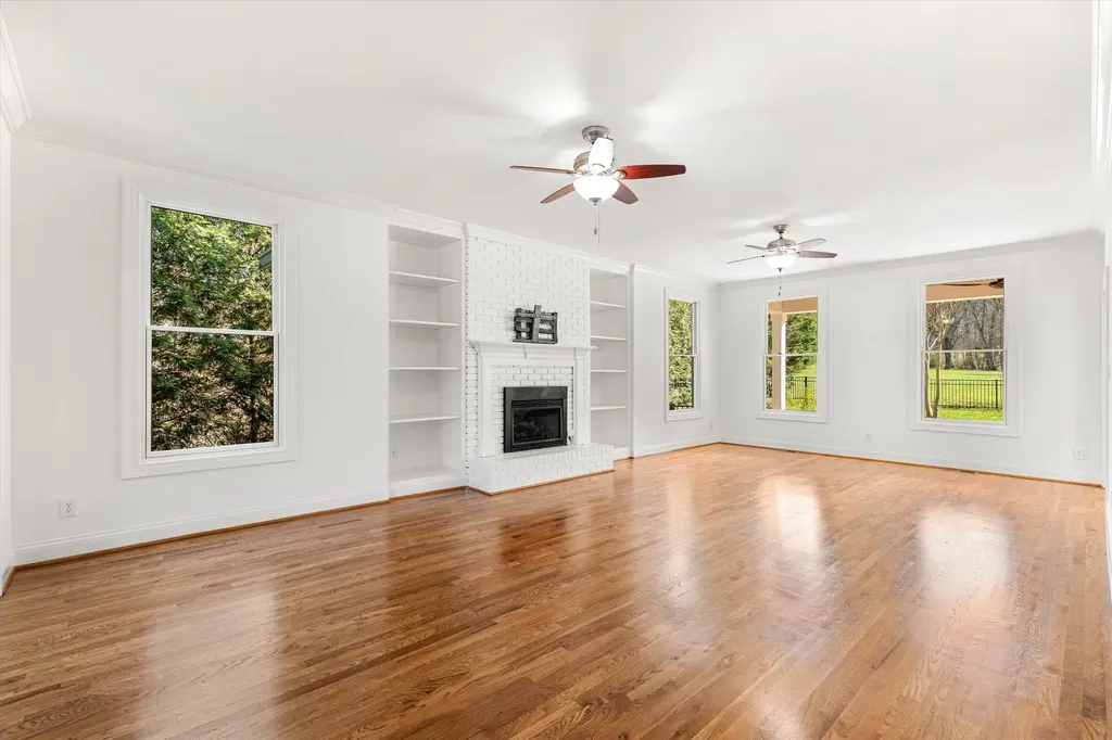 3863 Saundersville Ferry Road Mount Juliet TN 37122
