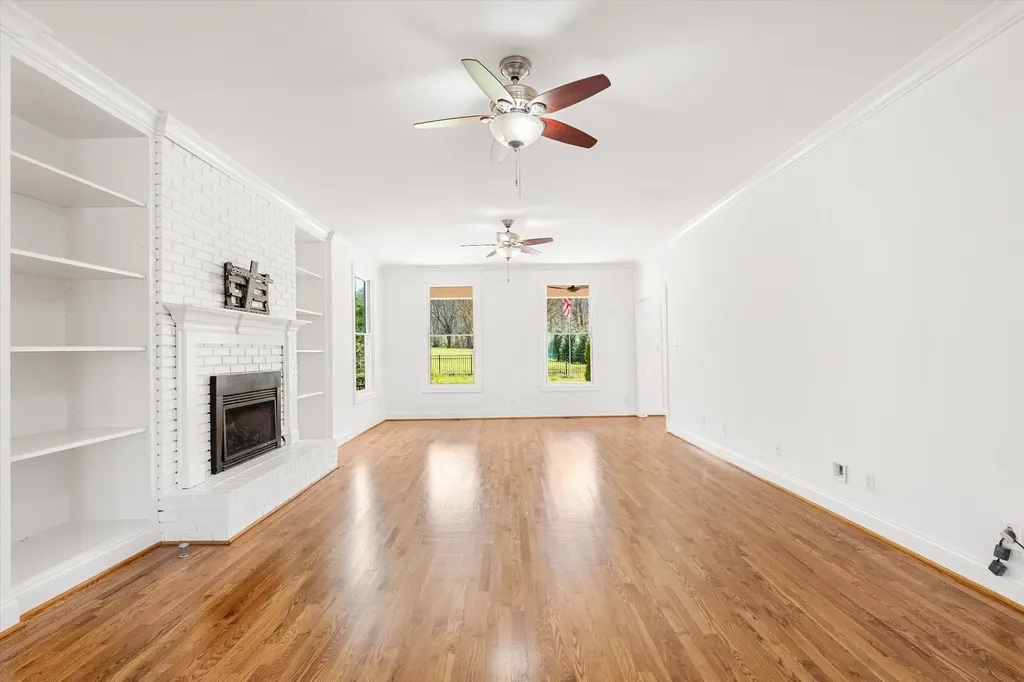 3863 Saundersville Ferry Road Mount Juliet TN 37122