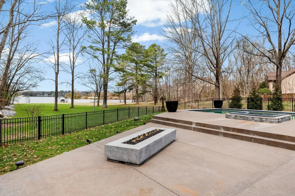 3863 Saundersville Ferry Road Mount Juliet TN 37122