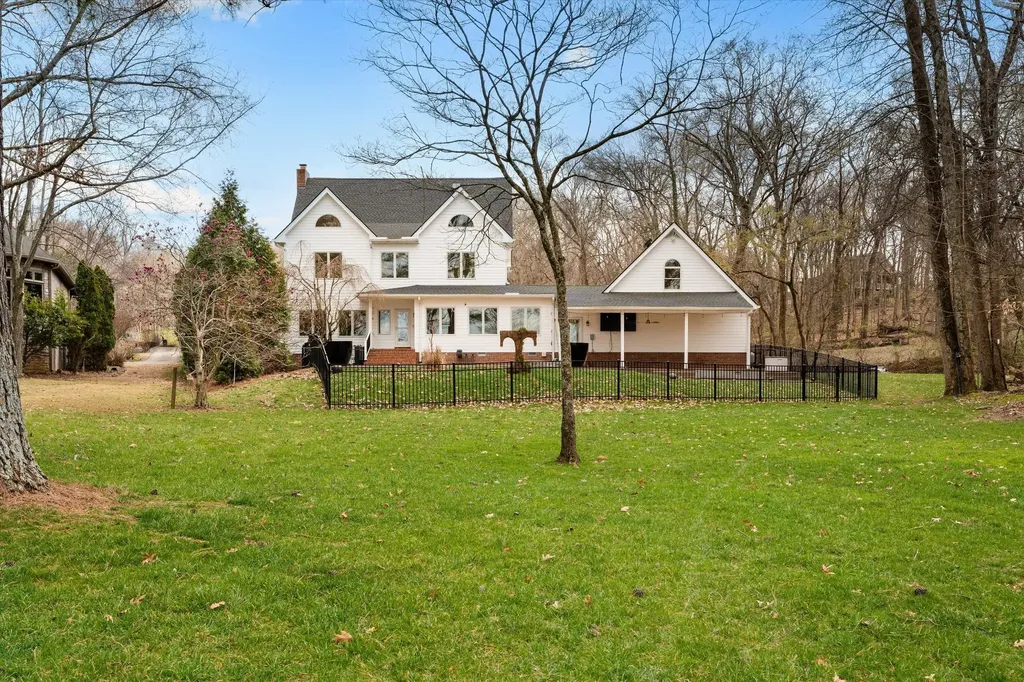 3863 Saundersville Ferry Road Mount Juliet TN 37122