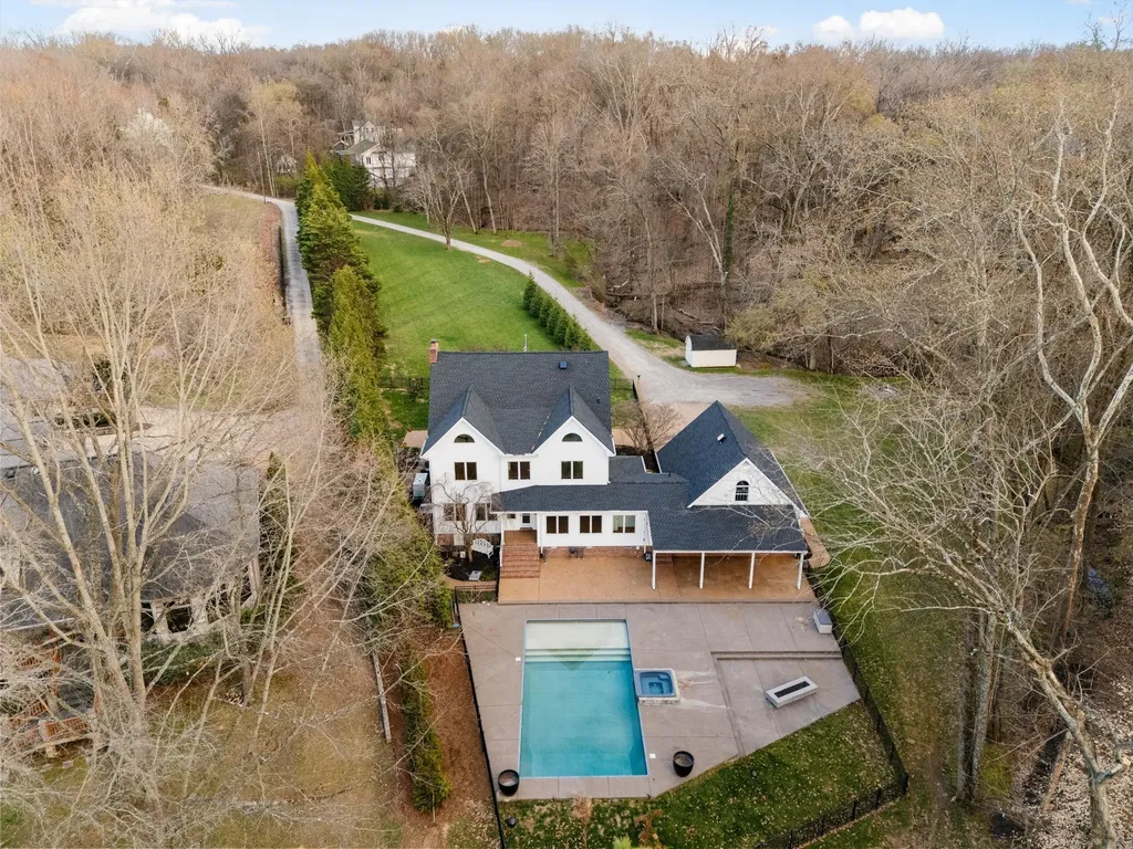3863 Saundersville Ferry Road Mount Juliet TN 37122