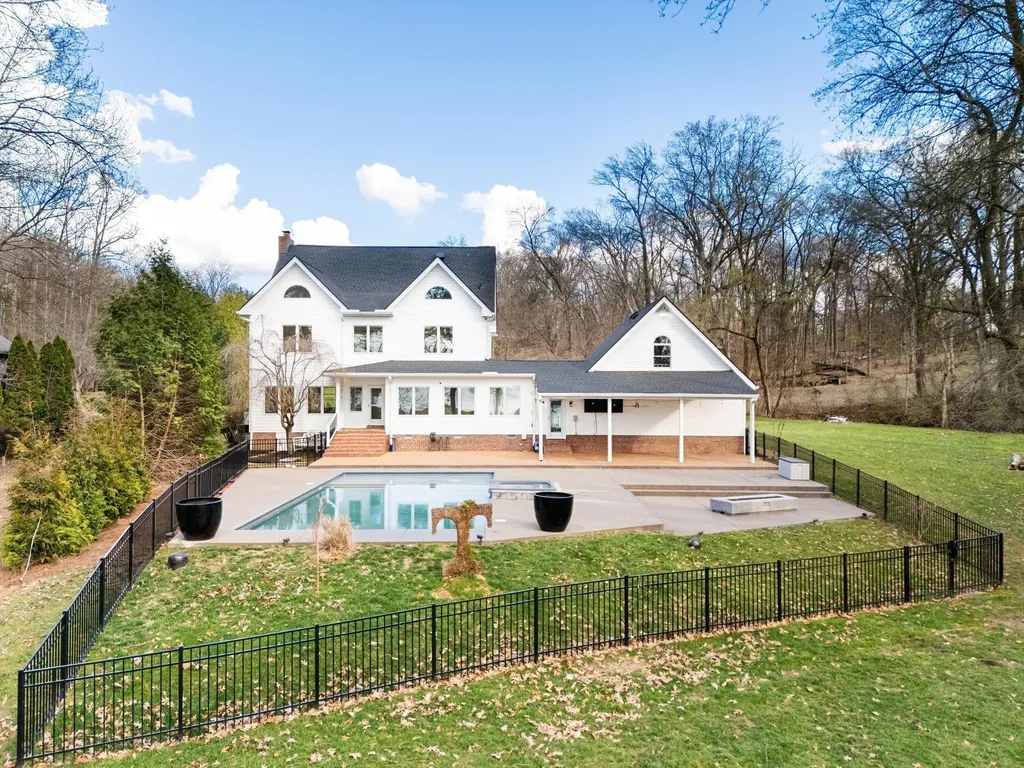3863 Saundersville Ferry Road Mount Juliet TN 37122