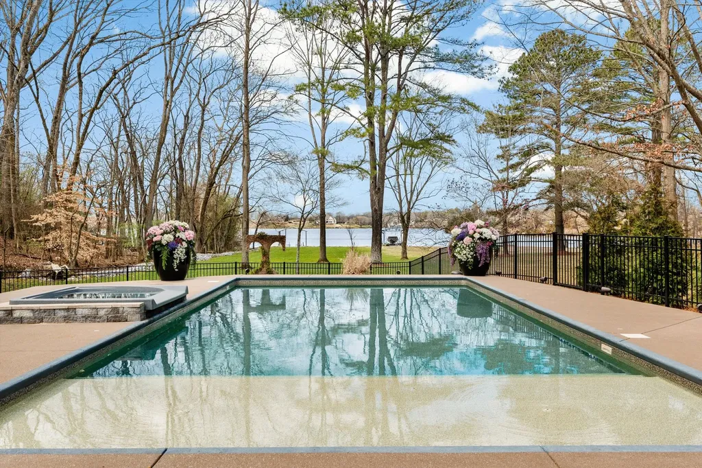 3863 Saundersville Ferry Road Mount Juliet TN 37122