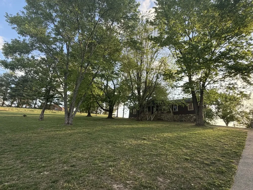 231 Austin Road Lafayette TN 37083