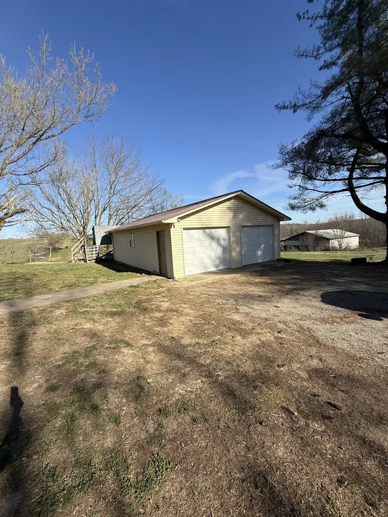 231 Austin Road Lafayette TN 37083