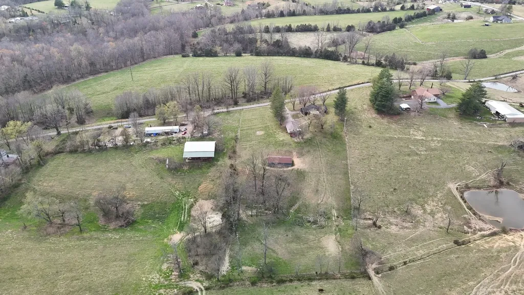 231 Austin Road Lafayette TN 37083