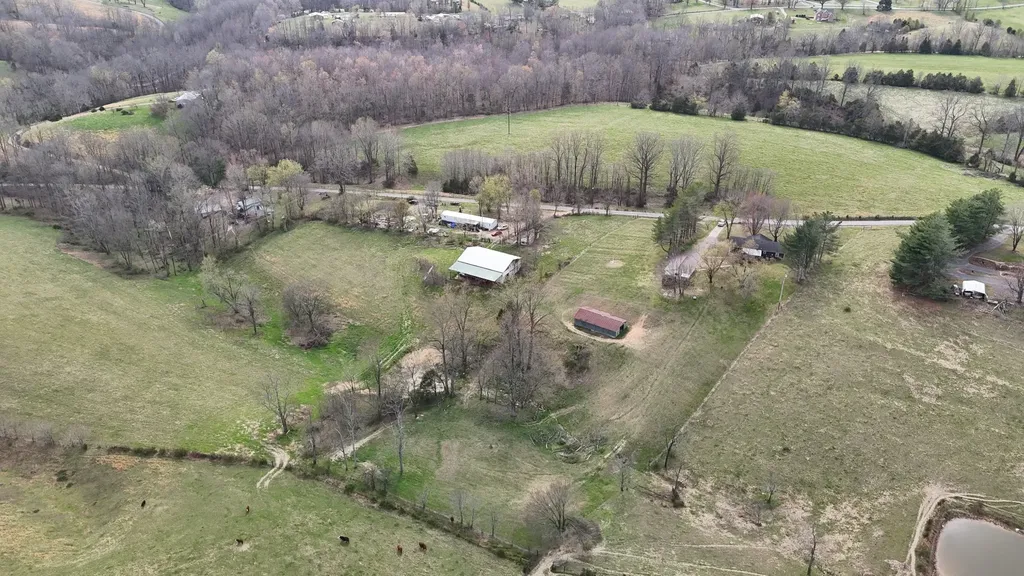 231 Austin Road Lafayette TN 37083