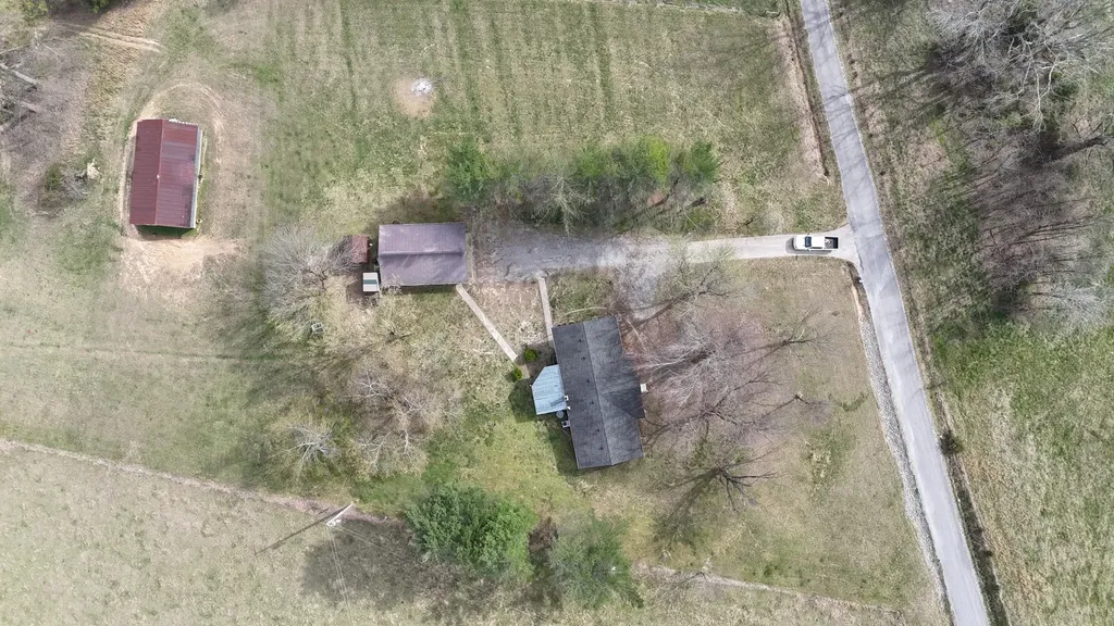231 Austin Road Lafayette TN 37083