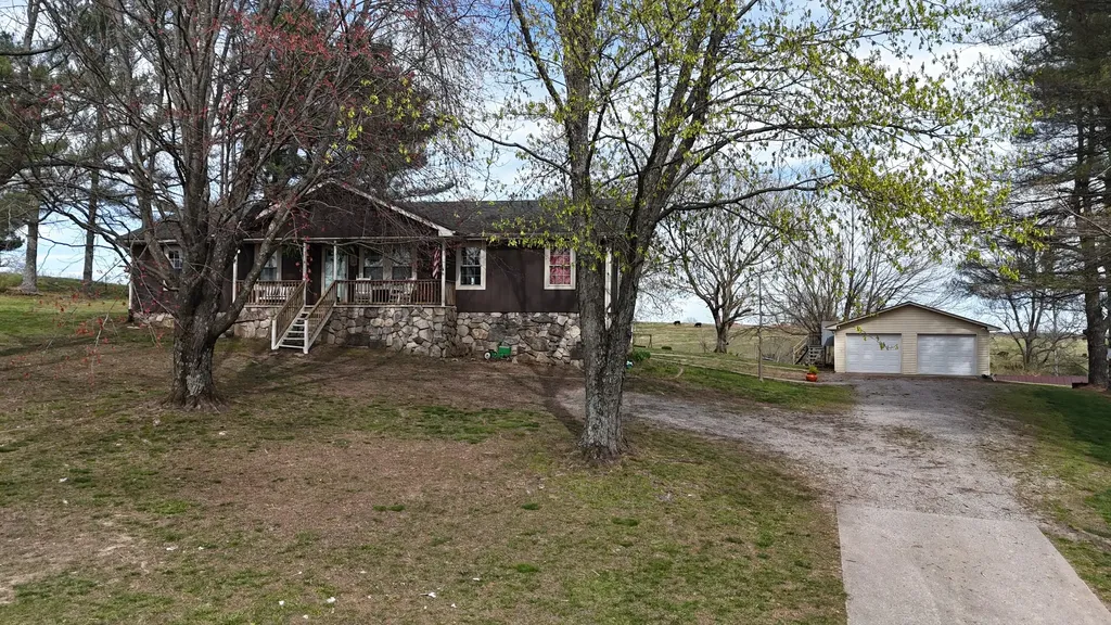 231 Austin Road Lafayette TN 37083