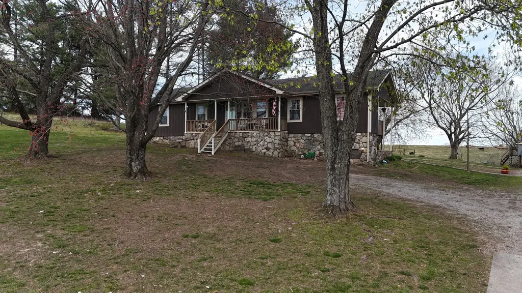231 Austin Road Lafayette TN 37083