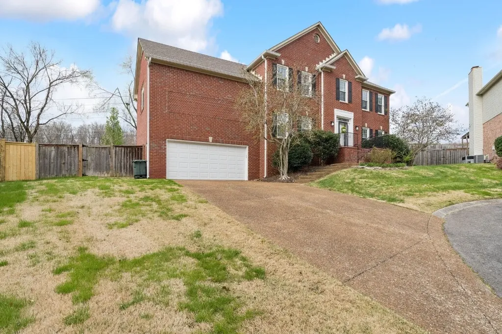 909 Deer Pointe Court Nashville TN 37221