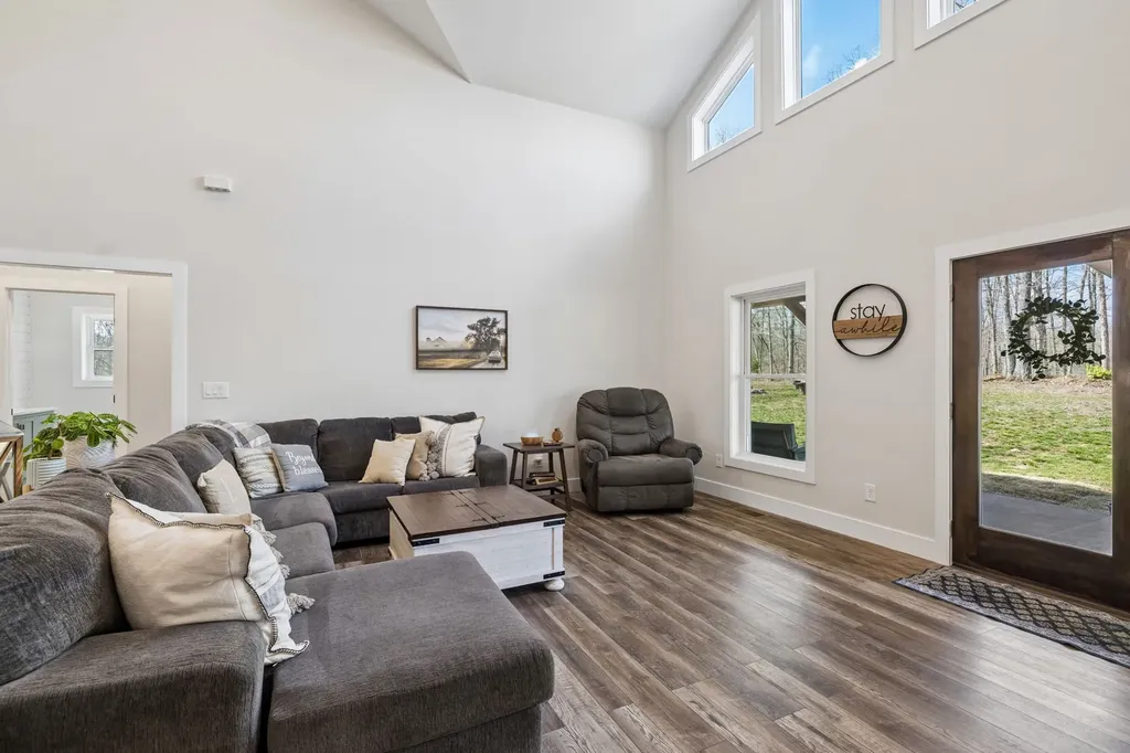 4134 Algie Sewell Road Columbia TN 38401