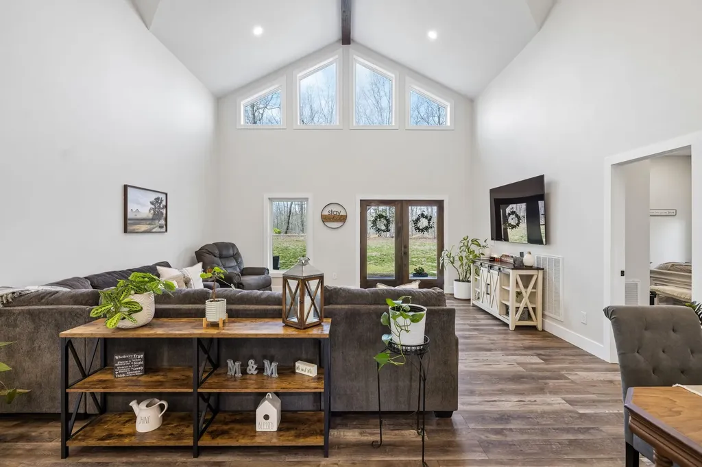 4134 Algie Sewell Road Columbia TN 38401