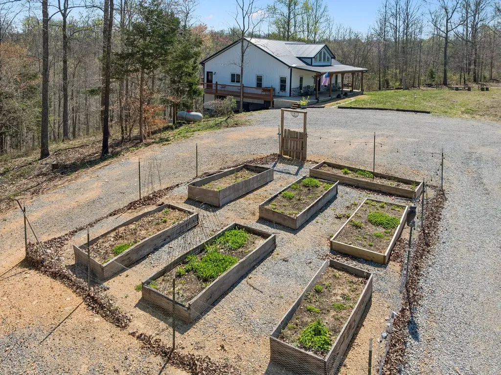 4134 Algie Sewell Road Columbia TN 38401