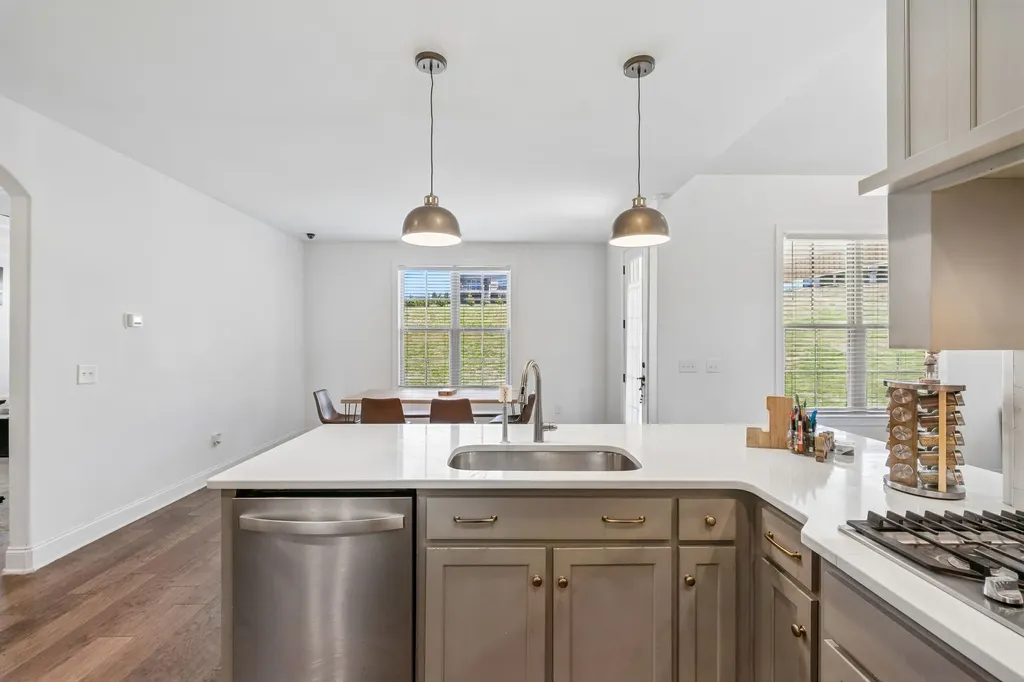 1094 Dorset Drive Hendersonville TN 37075