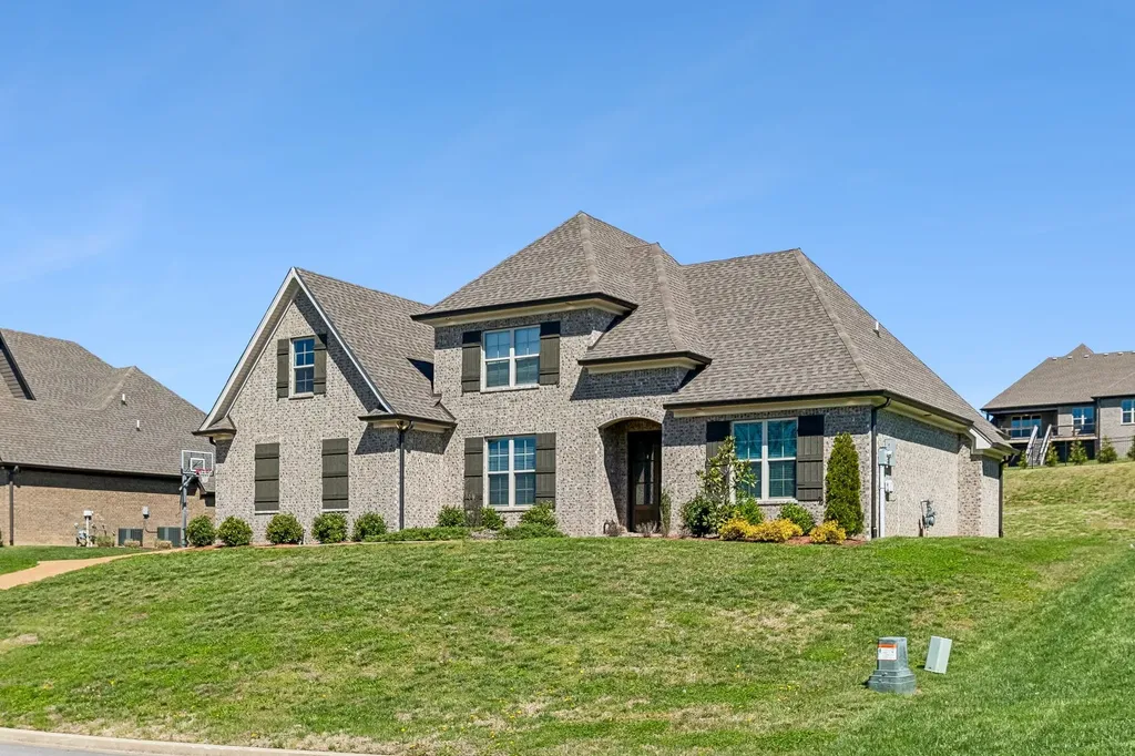 1094 Dorset Drive Hendersonville TN 37075