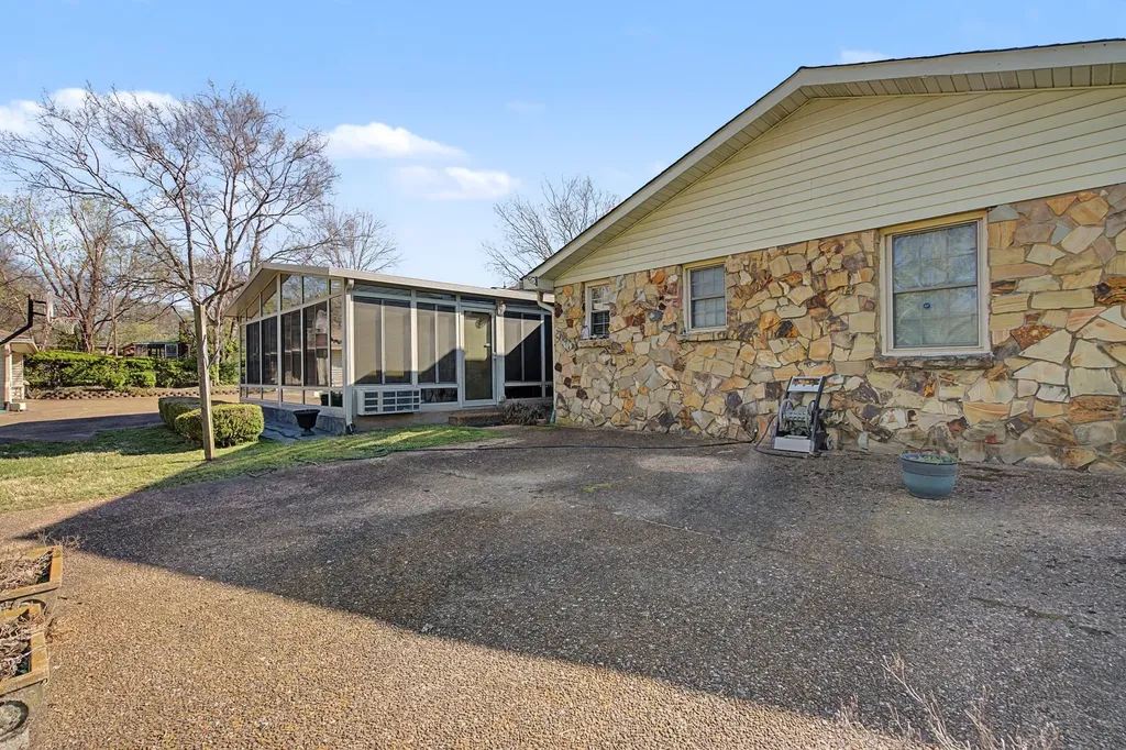 4659 Clarksville Pike Nashville TN 37218