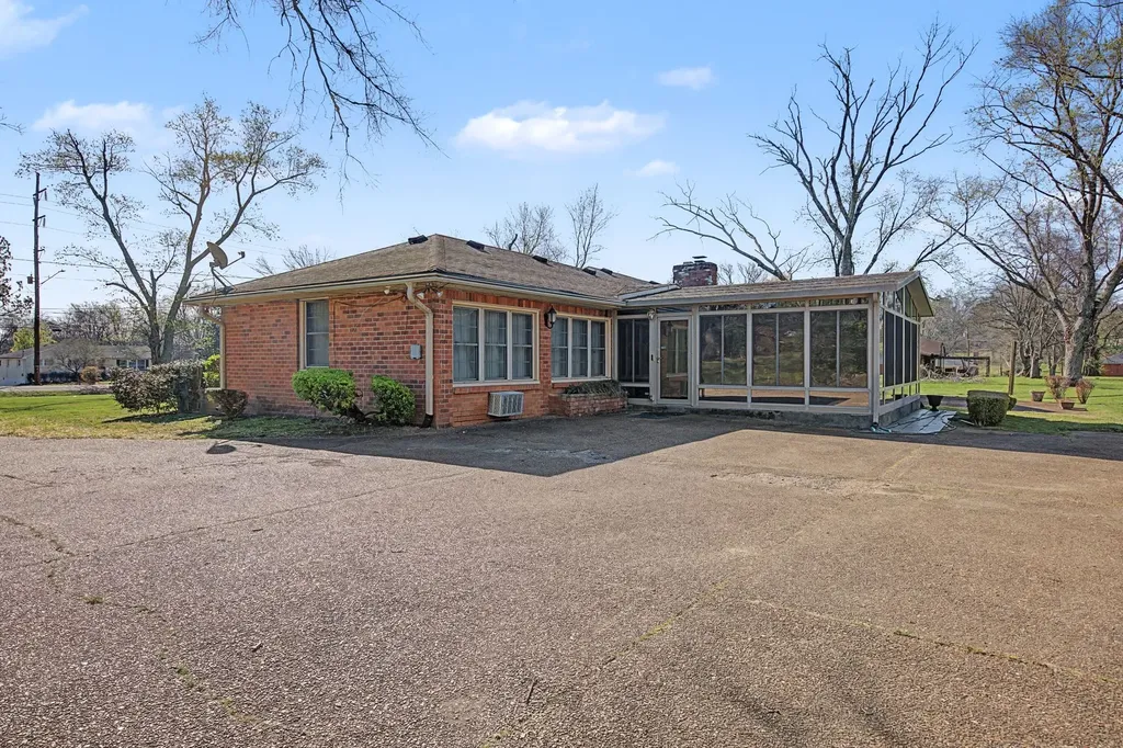 4659 Clarksville Pike Nashville TN 37218
